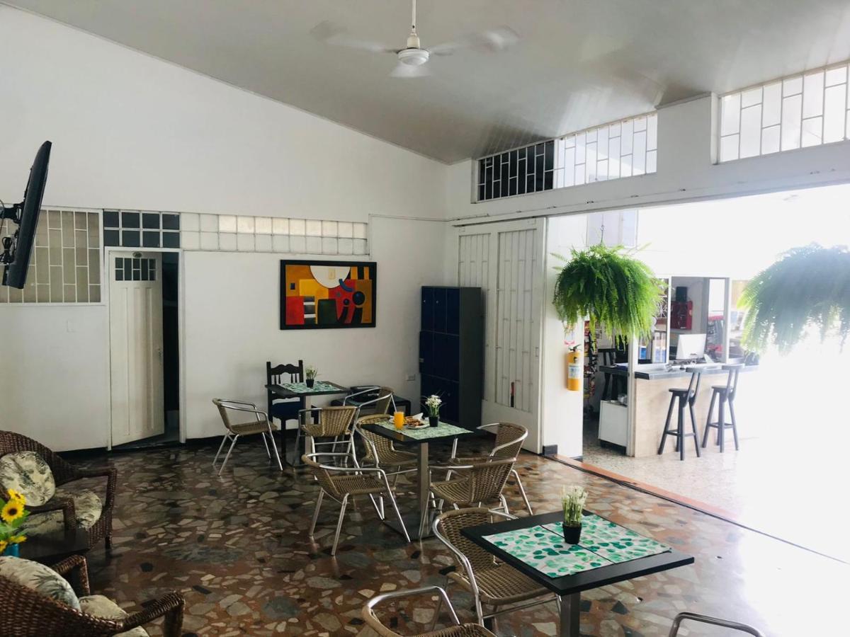 Hotel Maceo 梅尔加 外观 照片